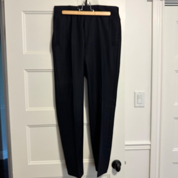 Ermenegildo Zegna (Su Misura) Trofeo Men's 100% Wool Suit. - Picture 11 of 16